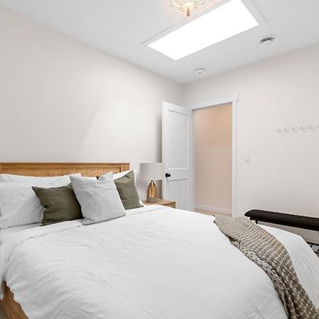 The Olympia: Front Street Flats Apartment Belleville Luaran gambar